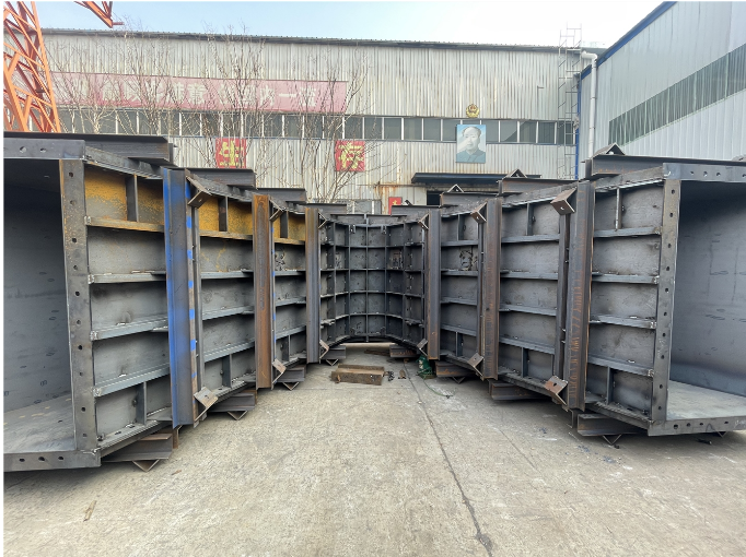 伟志模板异型墩柱“量身定制”